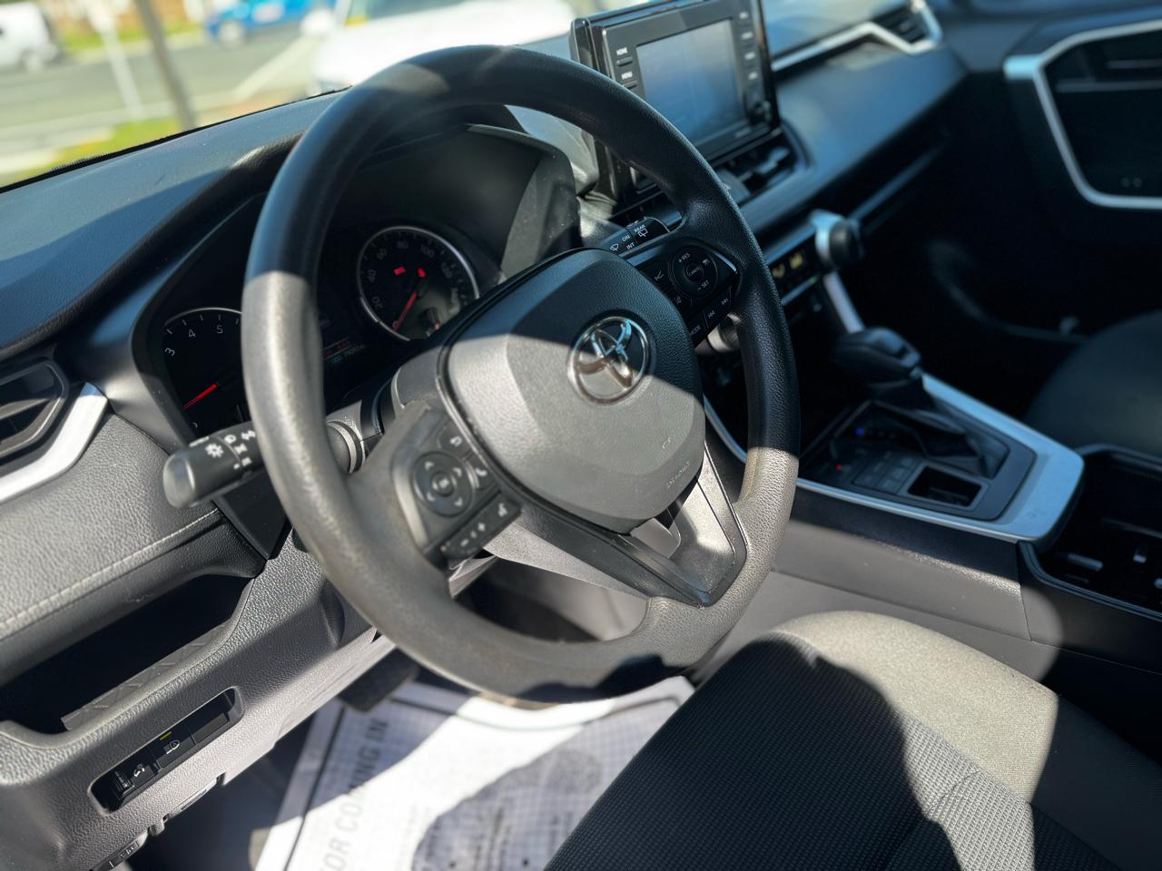 Toyota RAV4 LE AWD 2022