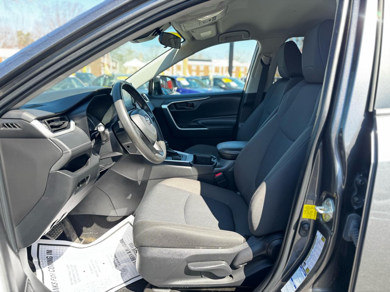 Toyota RAV4 LE AWD 2022