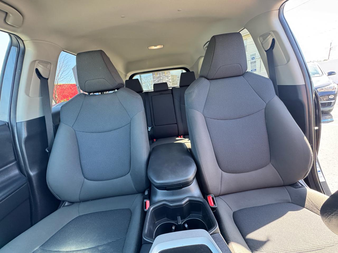 Toyota RAV4 LE AWD 2022