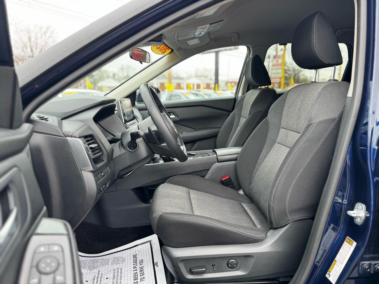 Nissan Rogue SV 2024