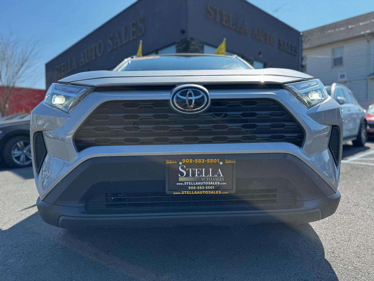 Toyota RAV4 XLE 2024