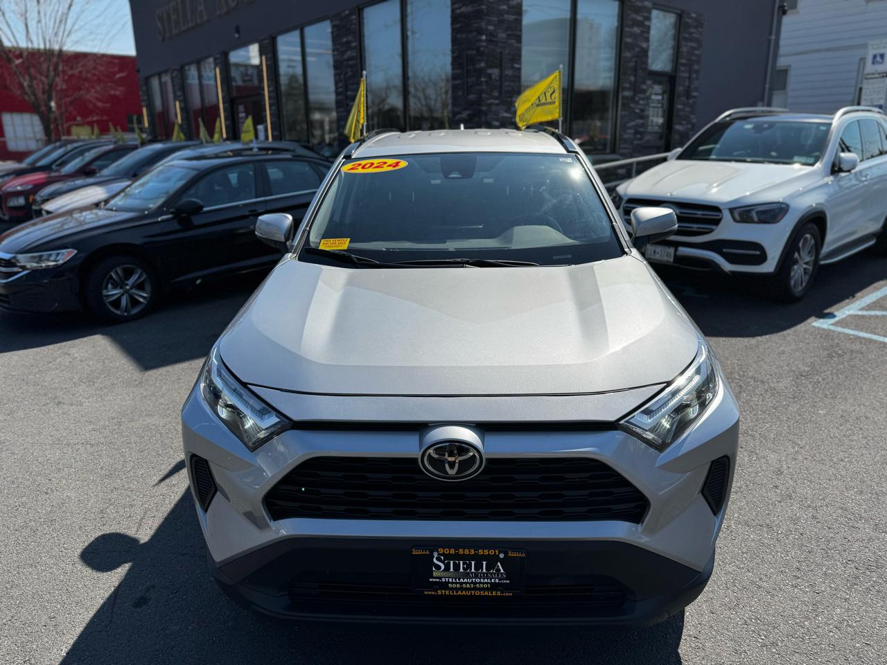 Toyota RAV4 XLE 2024