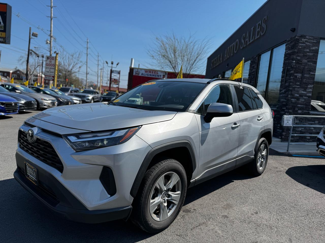 Toyota RAV4 XLE 2024