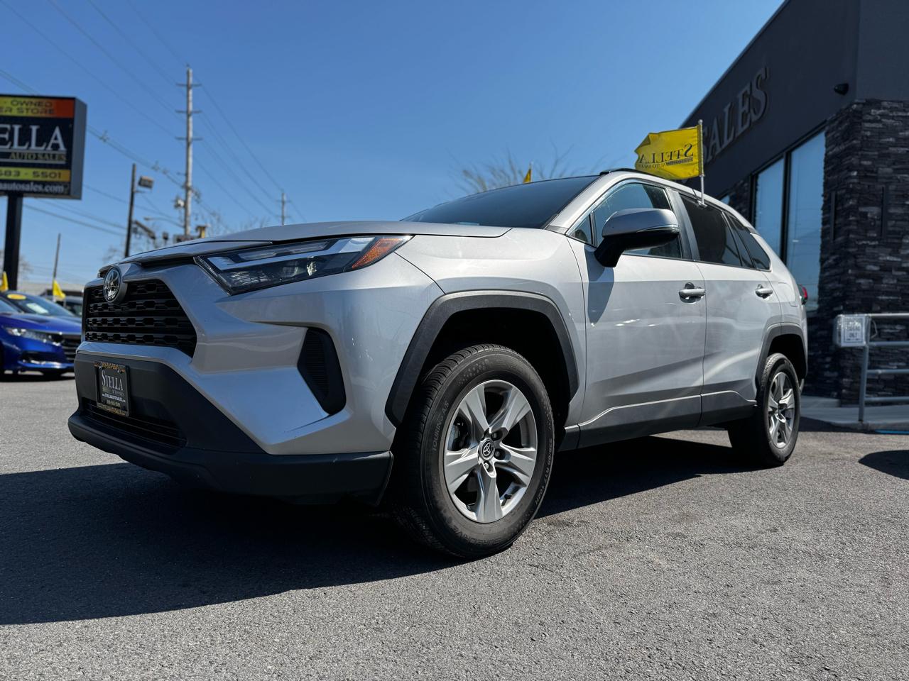 Toyota RAV4 XLE 2024