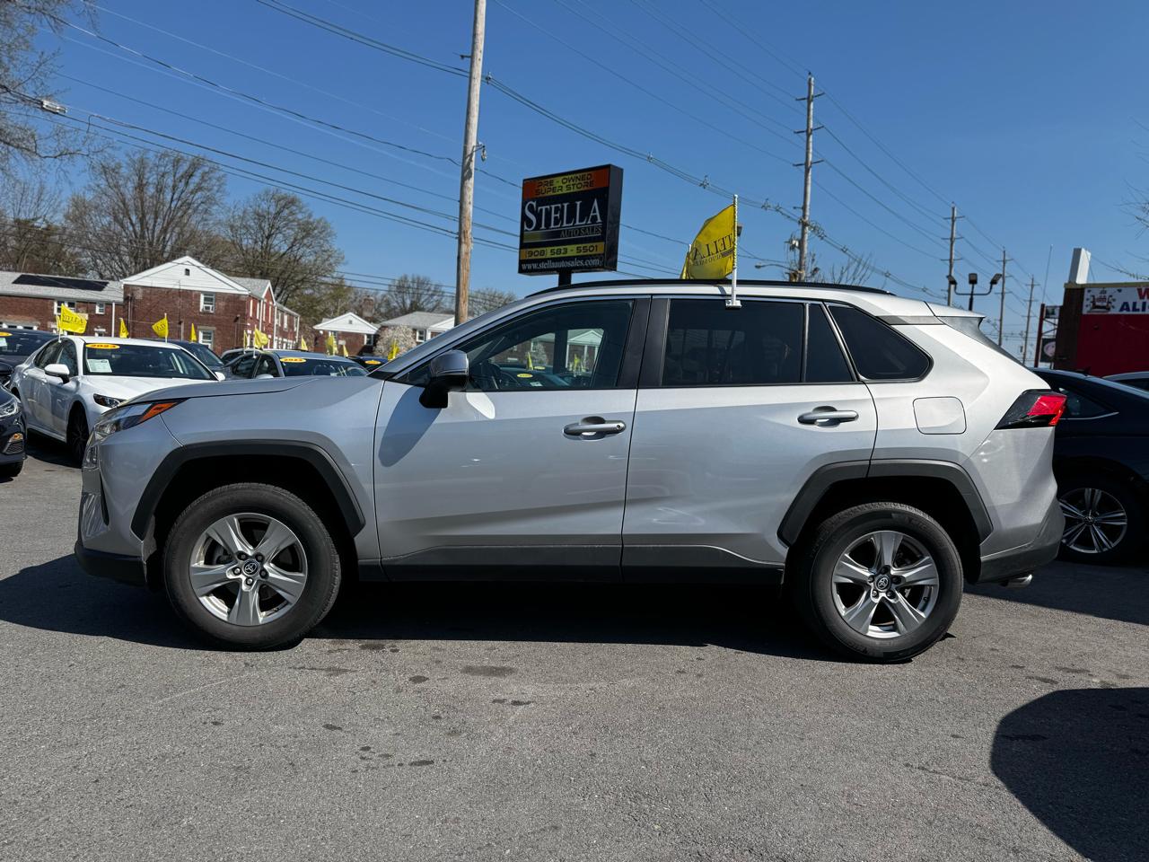 Toyota RAV4 XLE 2024