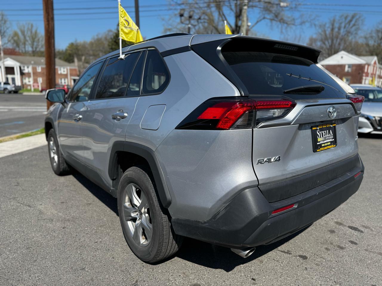 Toyota RAV4 XLE 2024