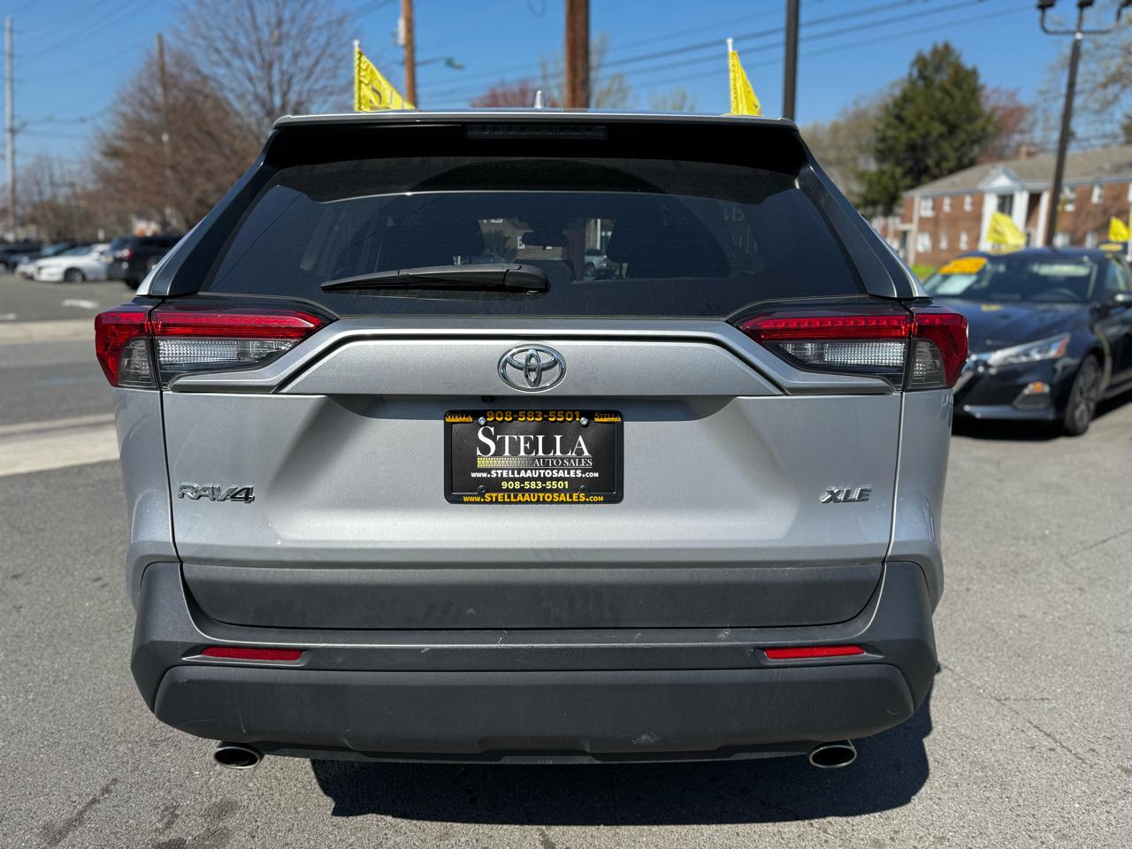 Toyota RAV4 XLE 2024