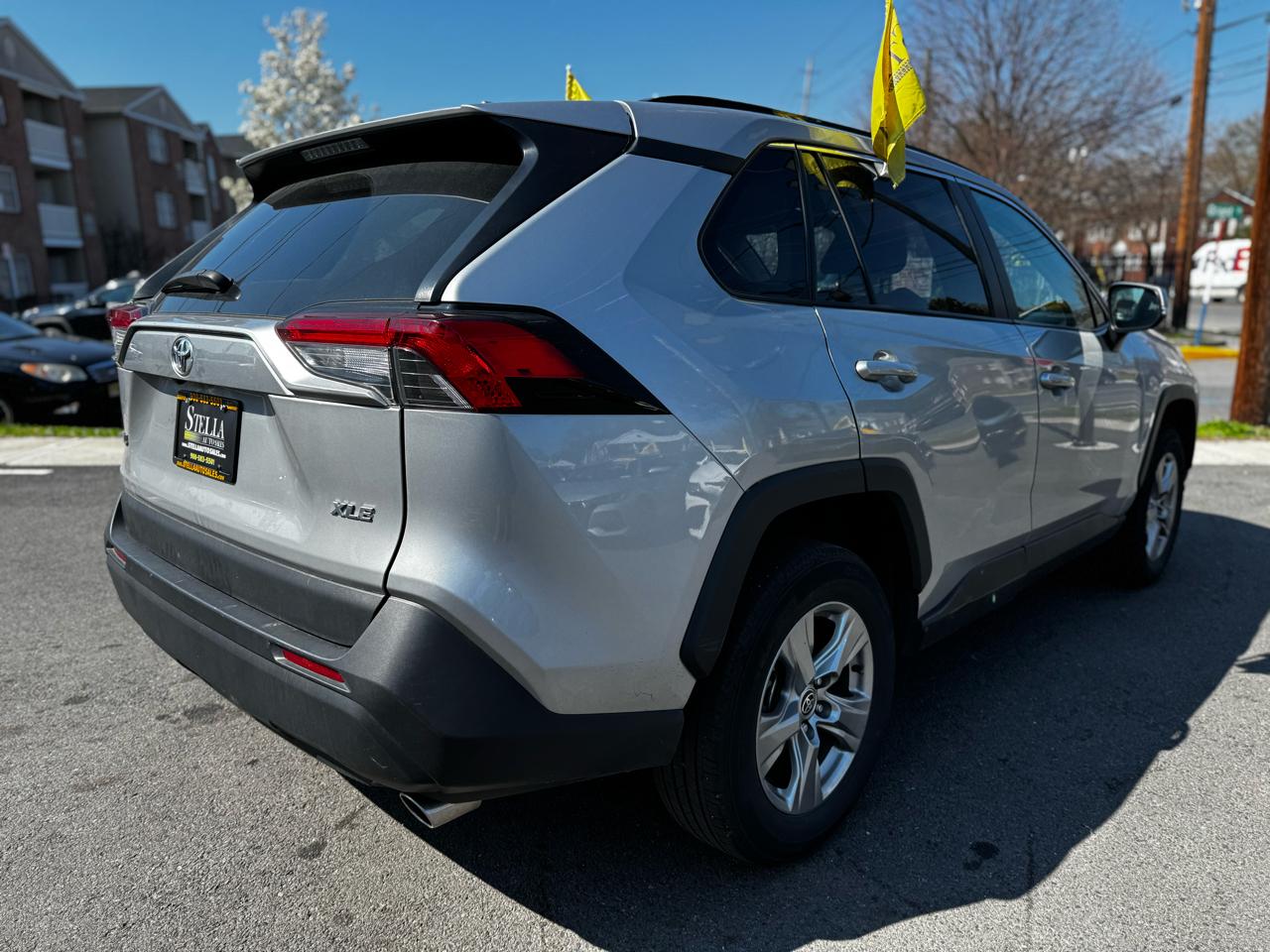 Toyota RAV4 XLE 2024
