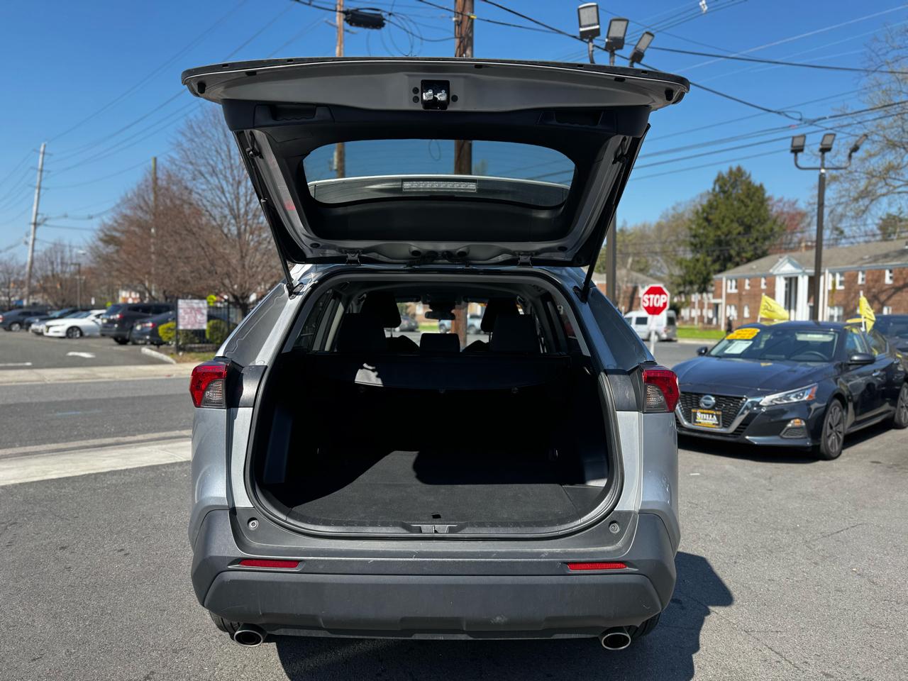 Toyota RAV4 XLE 2024