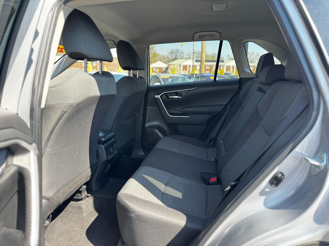 Toyota RAV4 XLE 2024