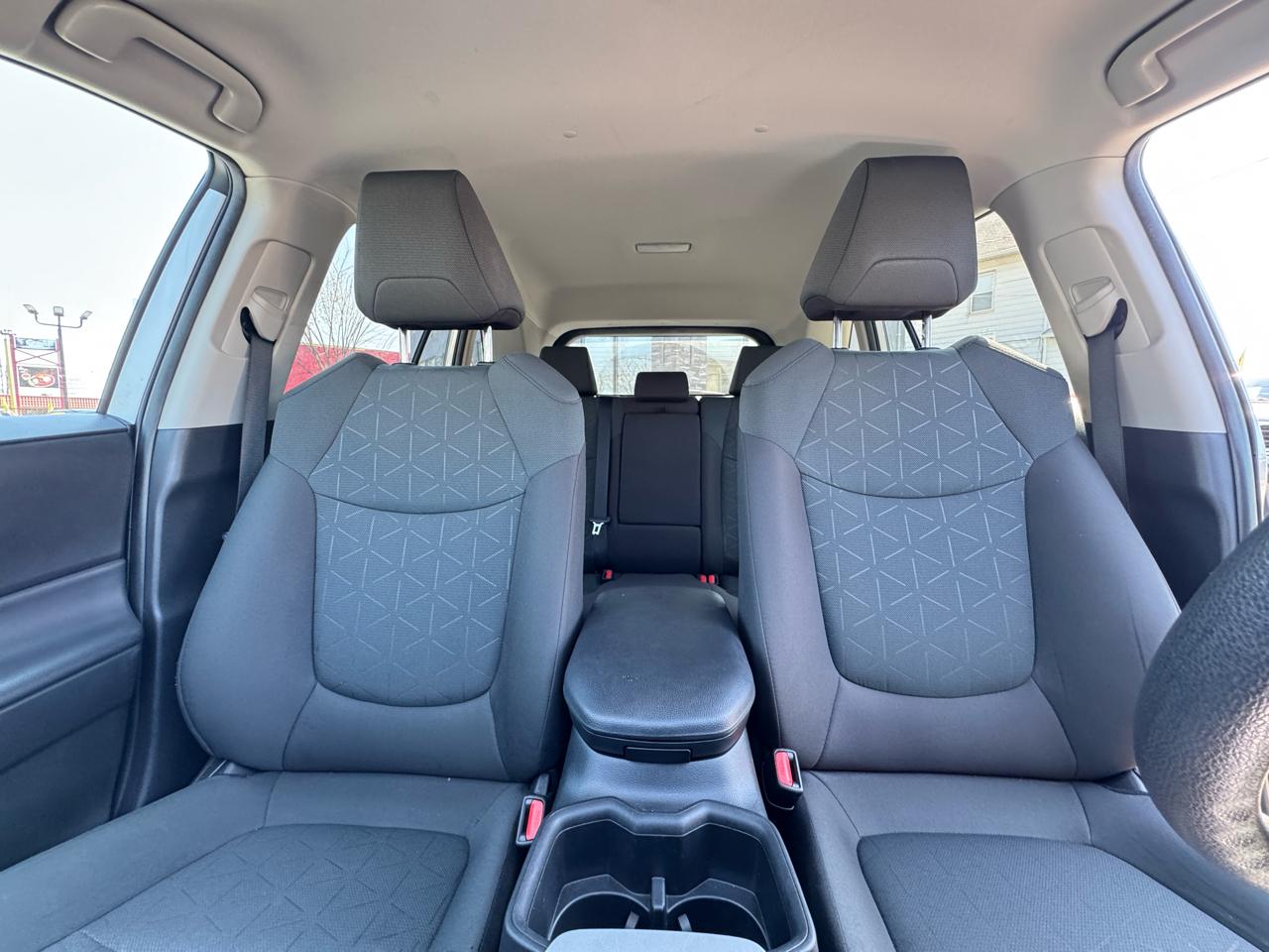 Toyota RAV4 XLE 2024