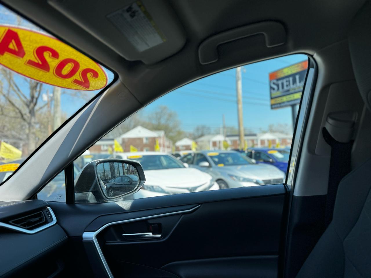 Toyota RAV4 XLE 2024