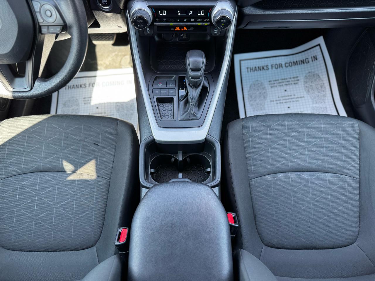 Toyota RAV4 XLE 2024