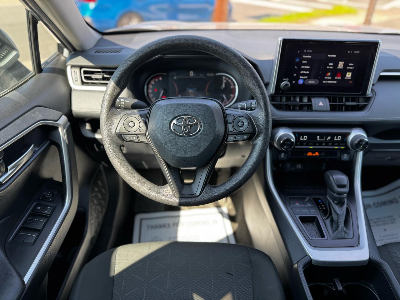 Toyota RAV4 XLE 2024