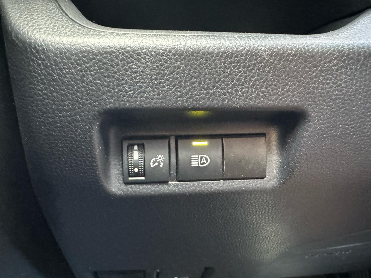 Toyota RAV4 XLE 2024