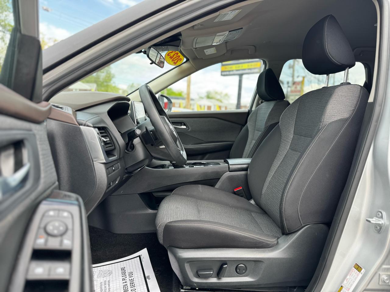 Nissan Rogue SV 2023