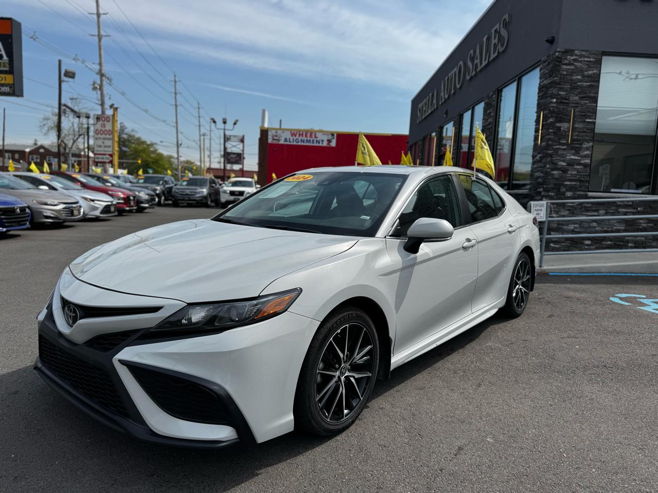 Toyota Camry SE 2024