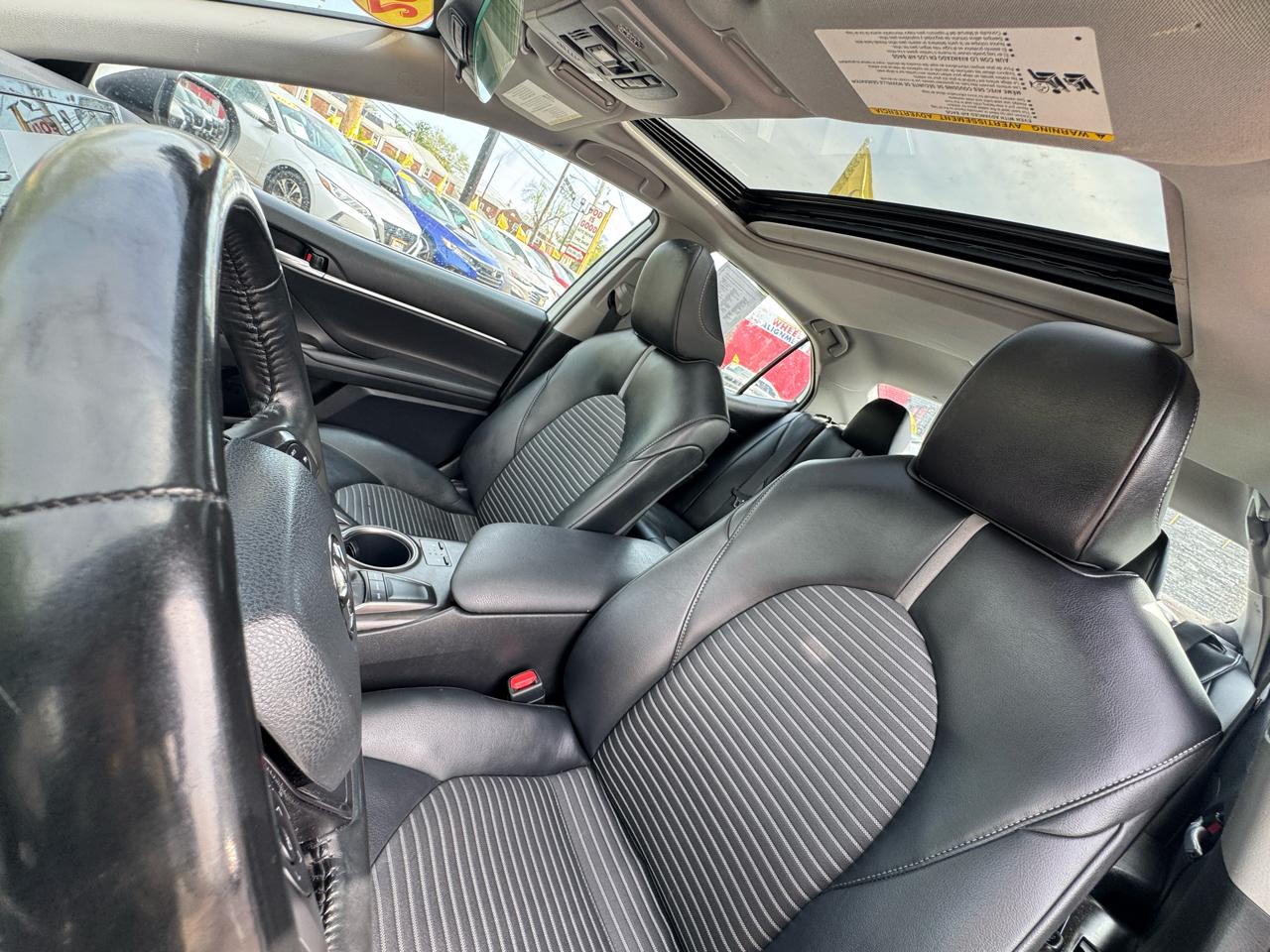 Toyota Camry SE 2024