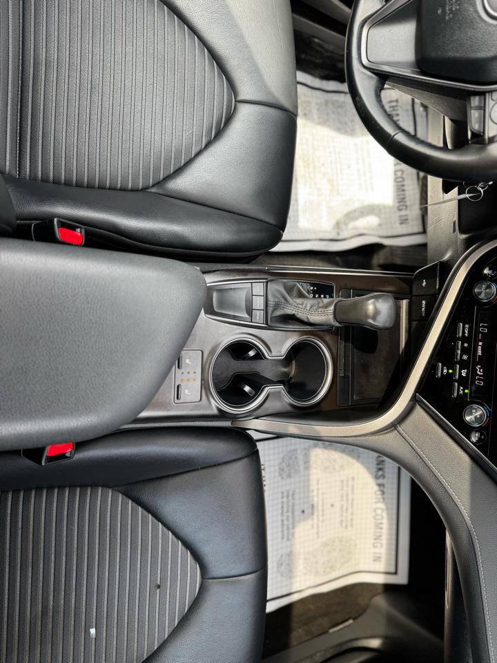 Toyota Camry SE 2024