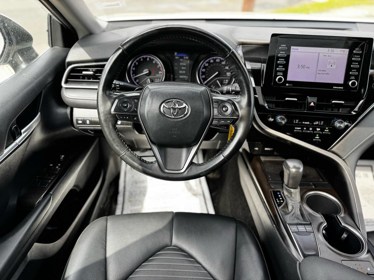 Toyota Camry SE 2024