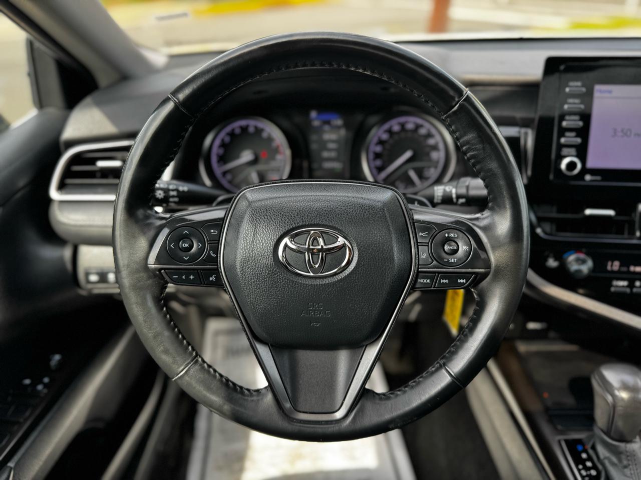 Toyota Camry SE 2024