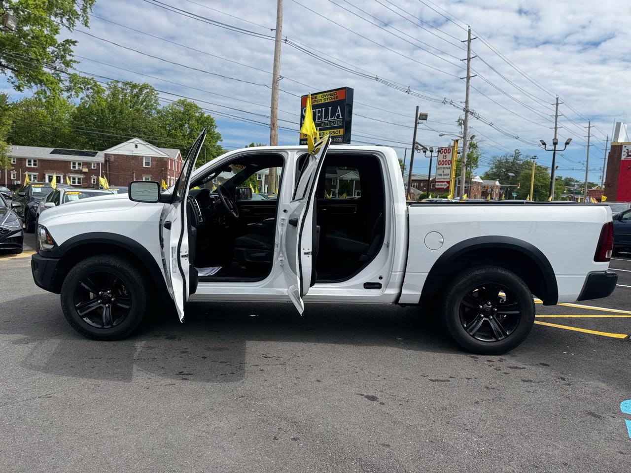 RAM 1500 Classic Tradesman Crew Cab SWB 4WD 2024