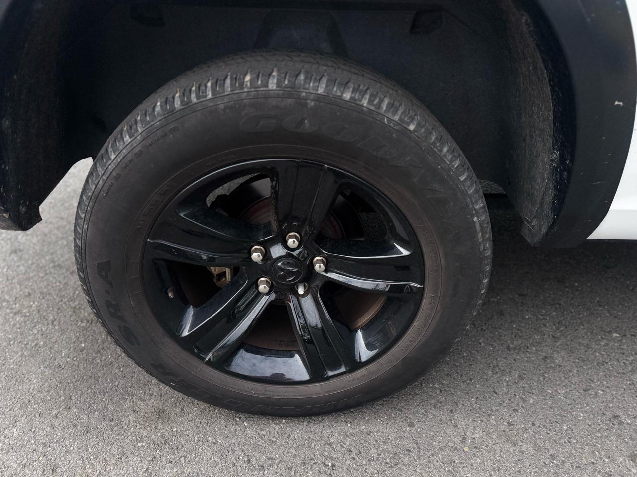 RAM 1500 Classic Tradesman Crew Cab SWB 4WD 2024