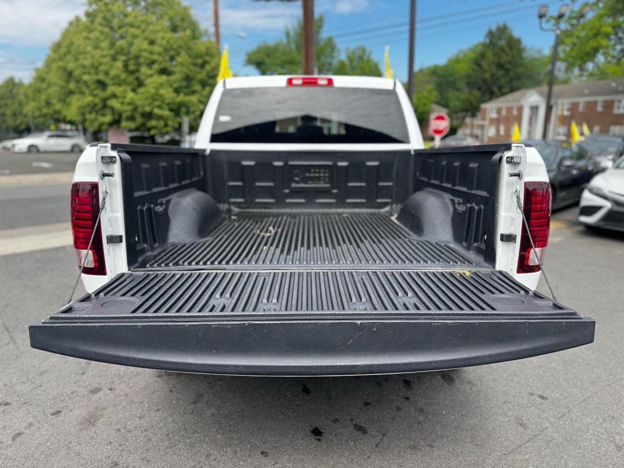RAM 1500 Classic Tradesman Crew Cab SWB 4WD 2024