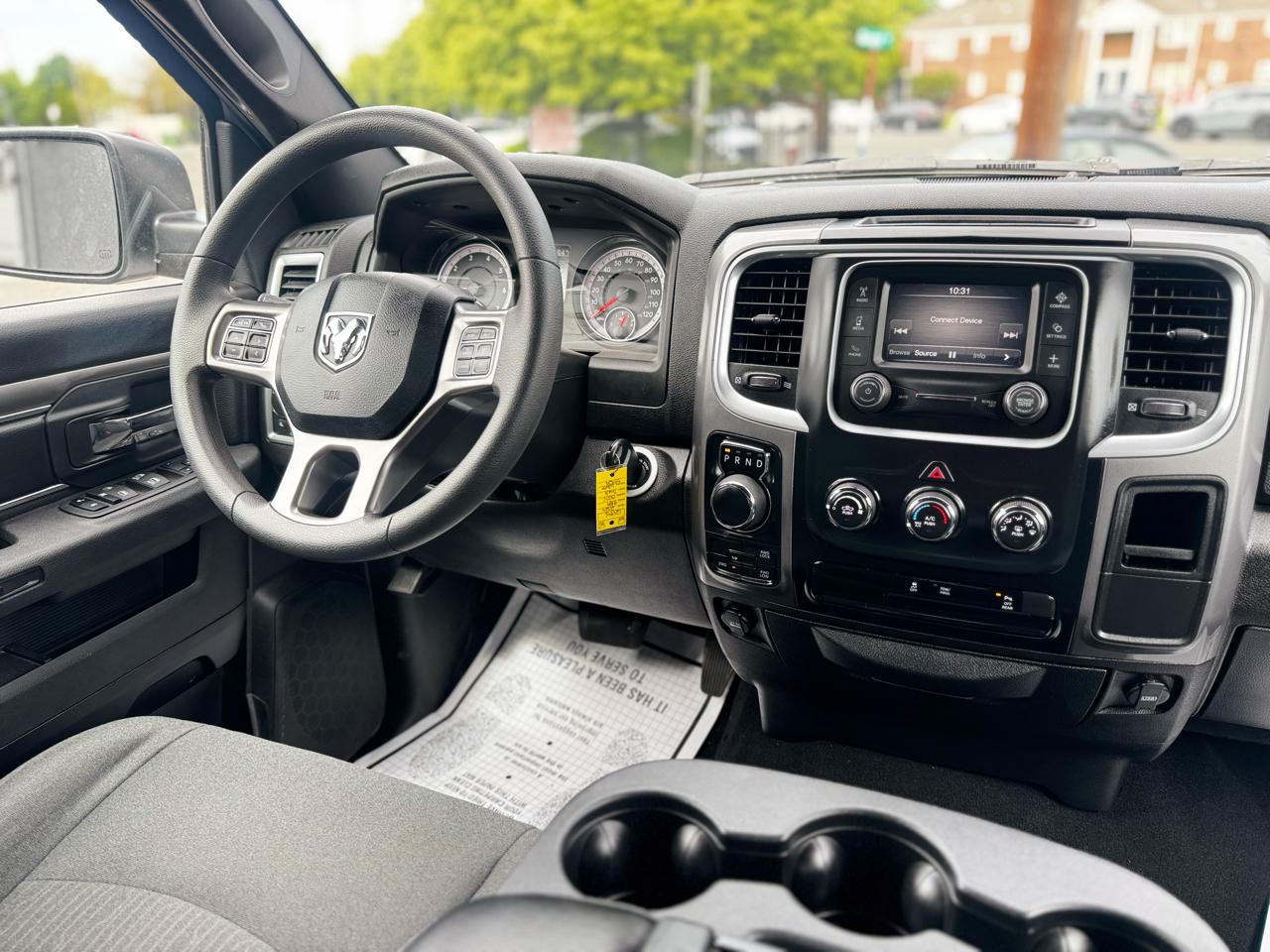 RAM 1500 Classic Tradesman Crew Cab SWB 4WD 2024