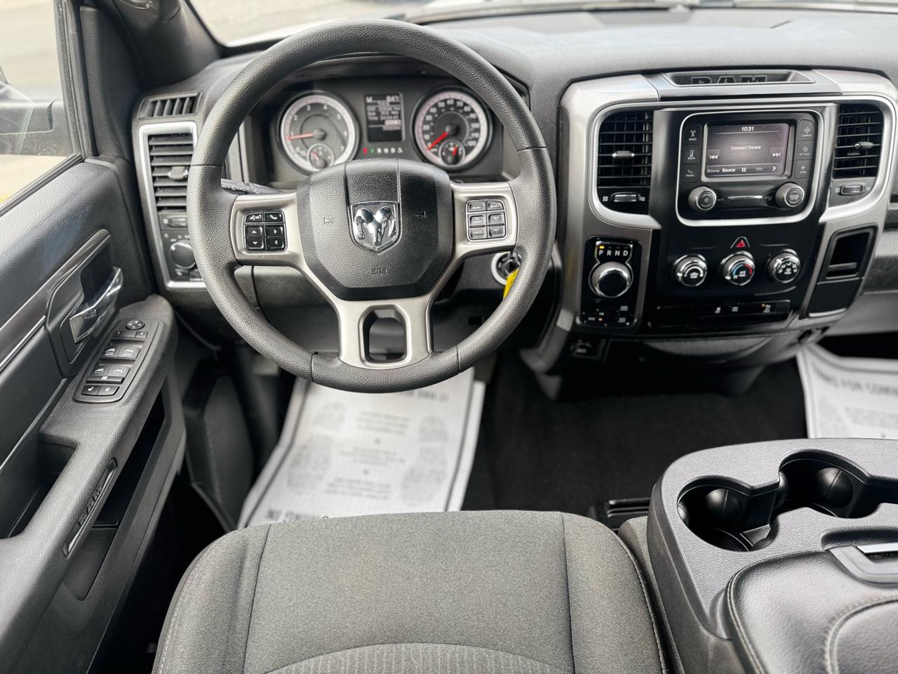 RAM 1500 Classic Tradesman Crew Cab SWB 4WD 2024