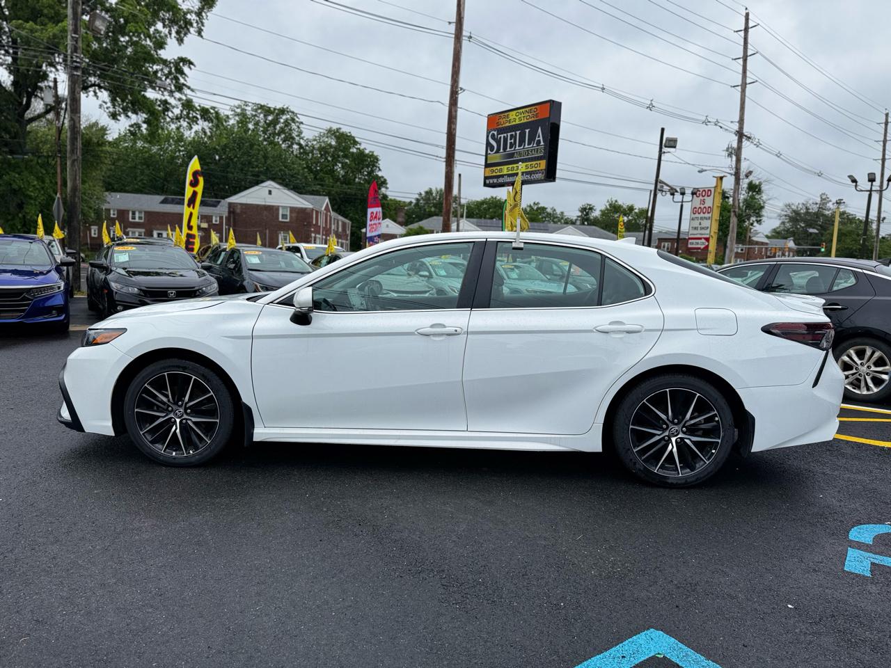 Toyota Camry SE Nightshade Edition 2024