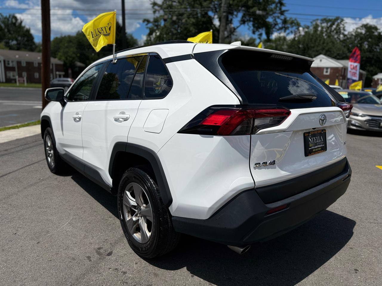 Toyota RAV4 XLE 2024