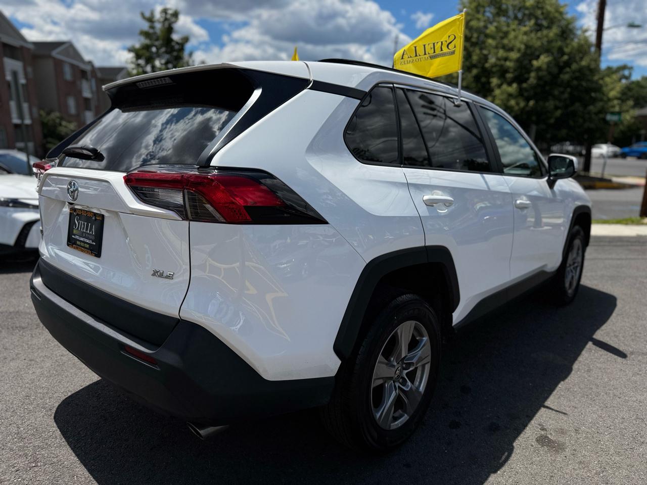 Toyota RAV4 XLE 2024