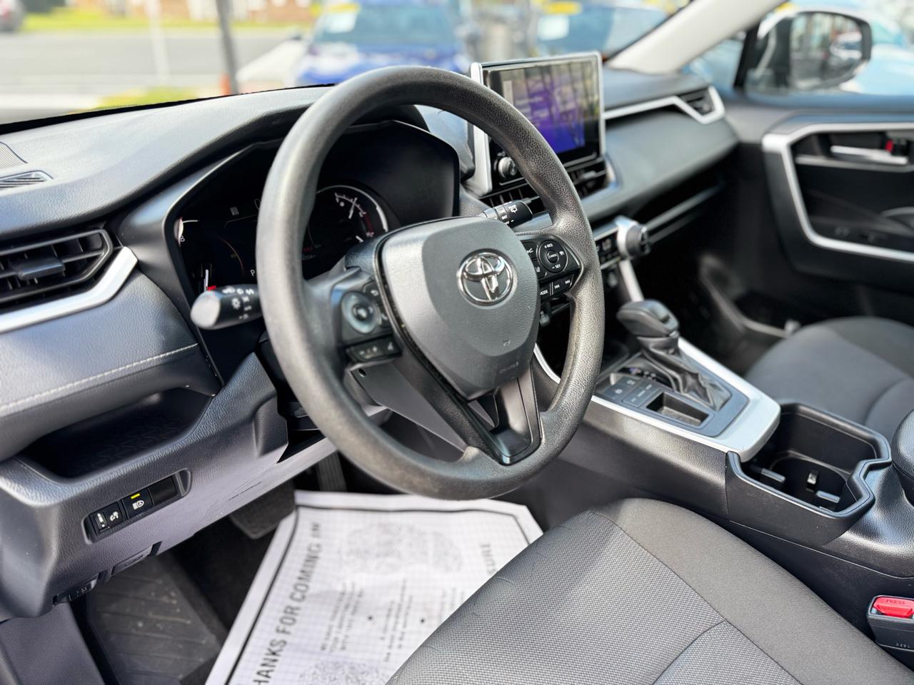 Toyota RAV4 XLE 2024