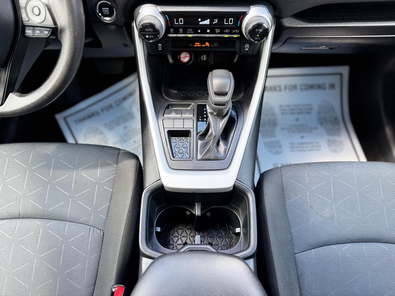 Toyota RAV4 XLE 2024