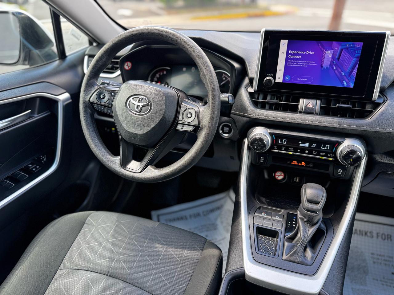 Toyota RAV4 XLE 2024