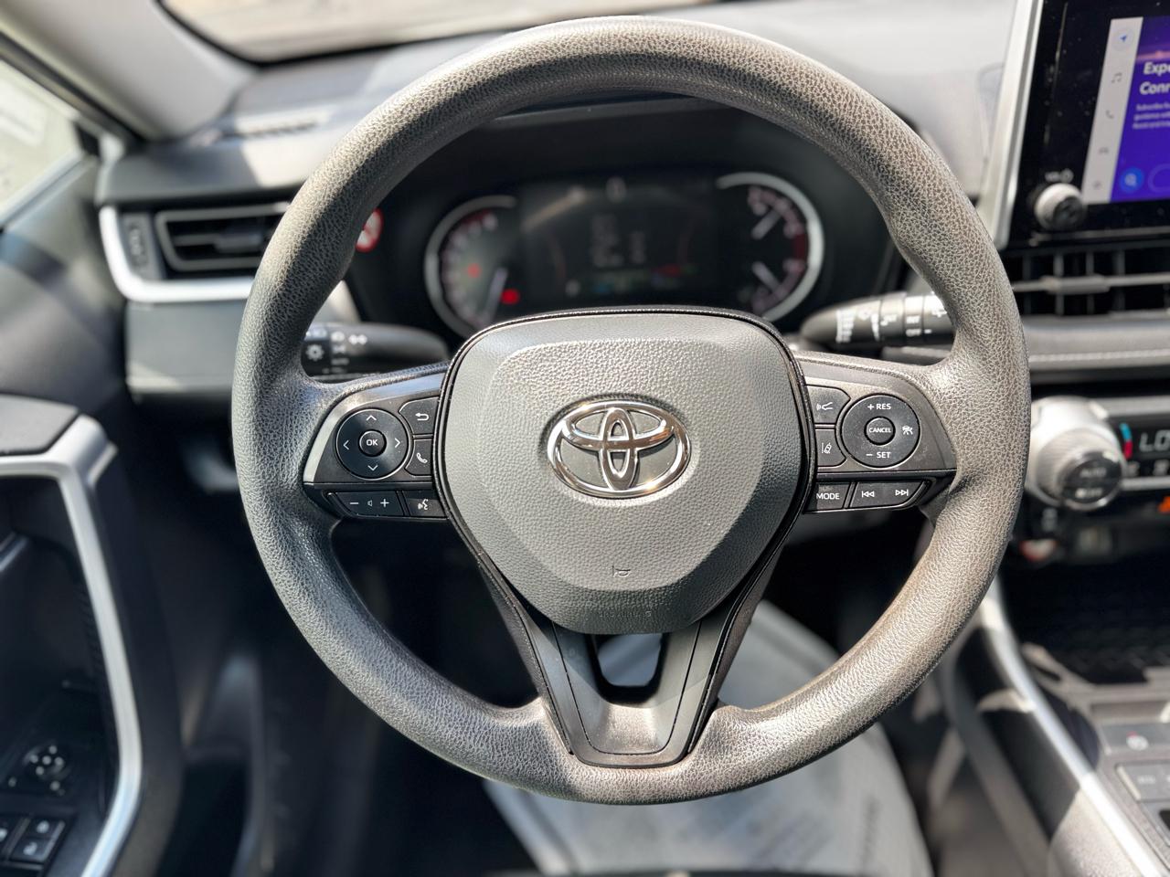Toyota RAV4 XLE 2024