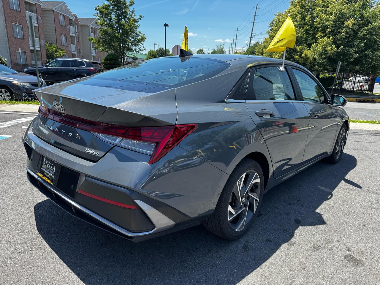 Hyundai Elantra Limited 2024