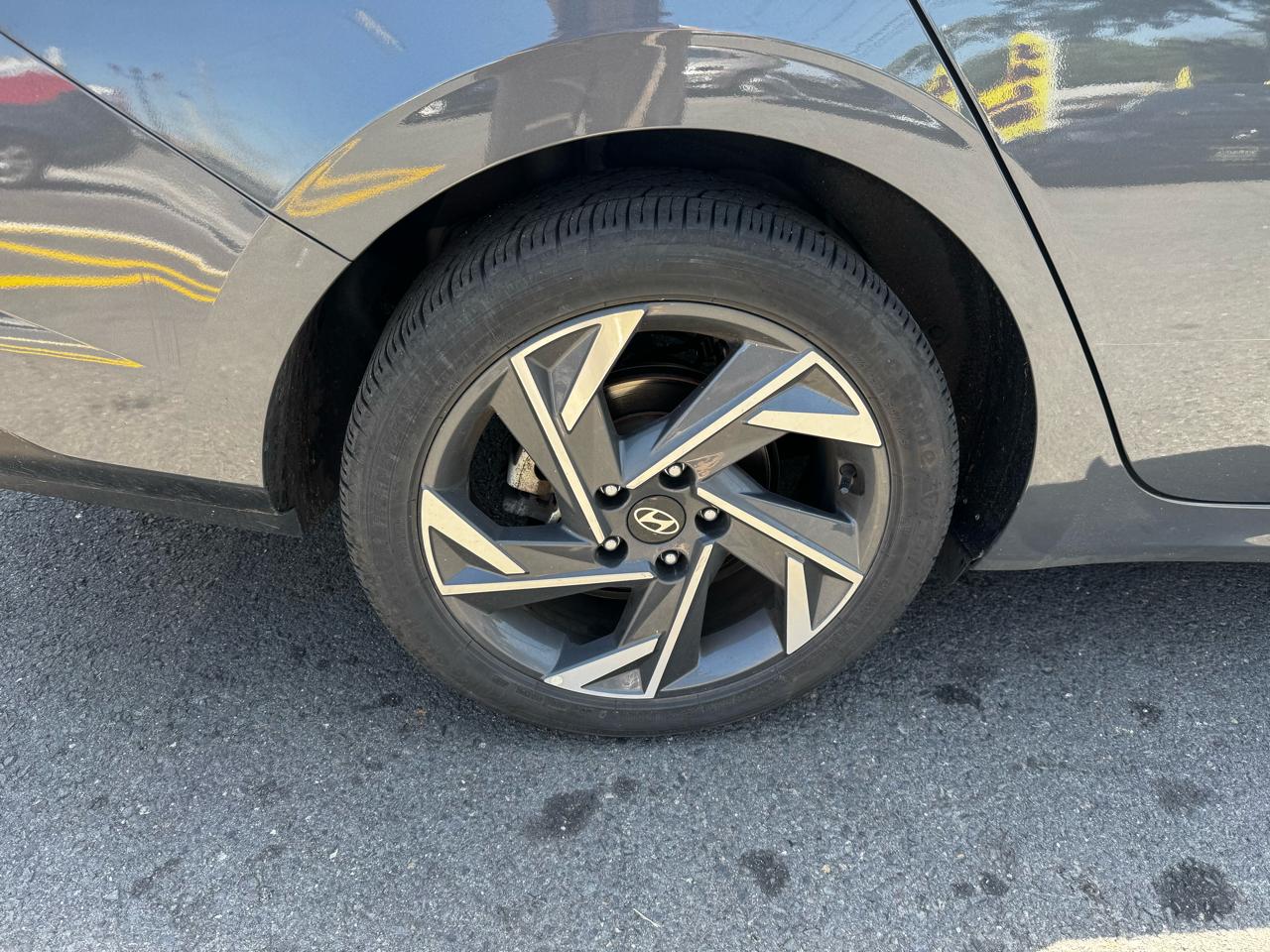 Hyundai Elantra Limited 2024
