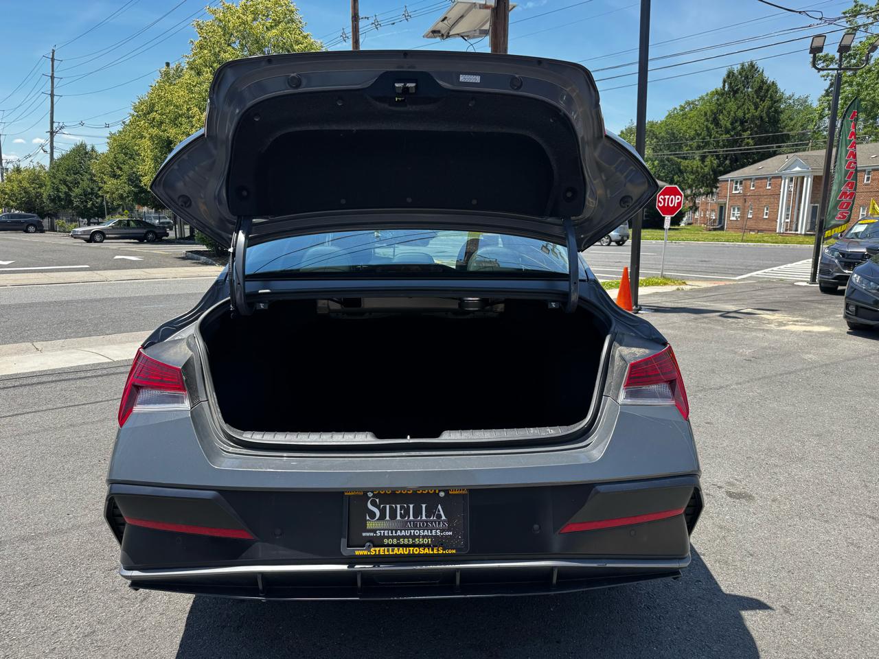 Hyundai Elantra Limited 2024