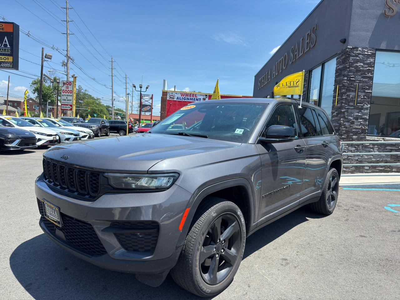 Jeep Grand Cherokee Laredo 4WD 2022