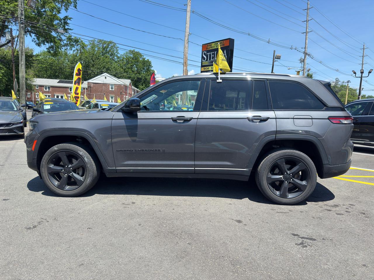 Jeep Grand Cherokee Laredo 4WD 2022