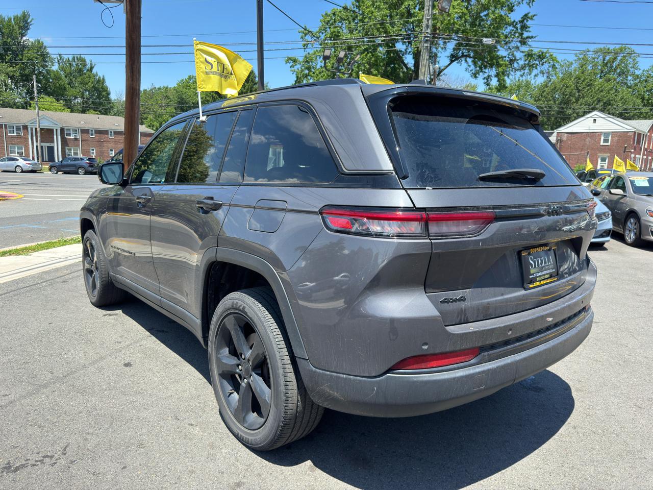 Jeep Grand Cherokee Laredo 4WD 2022