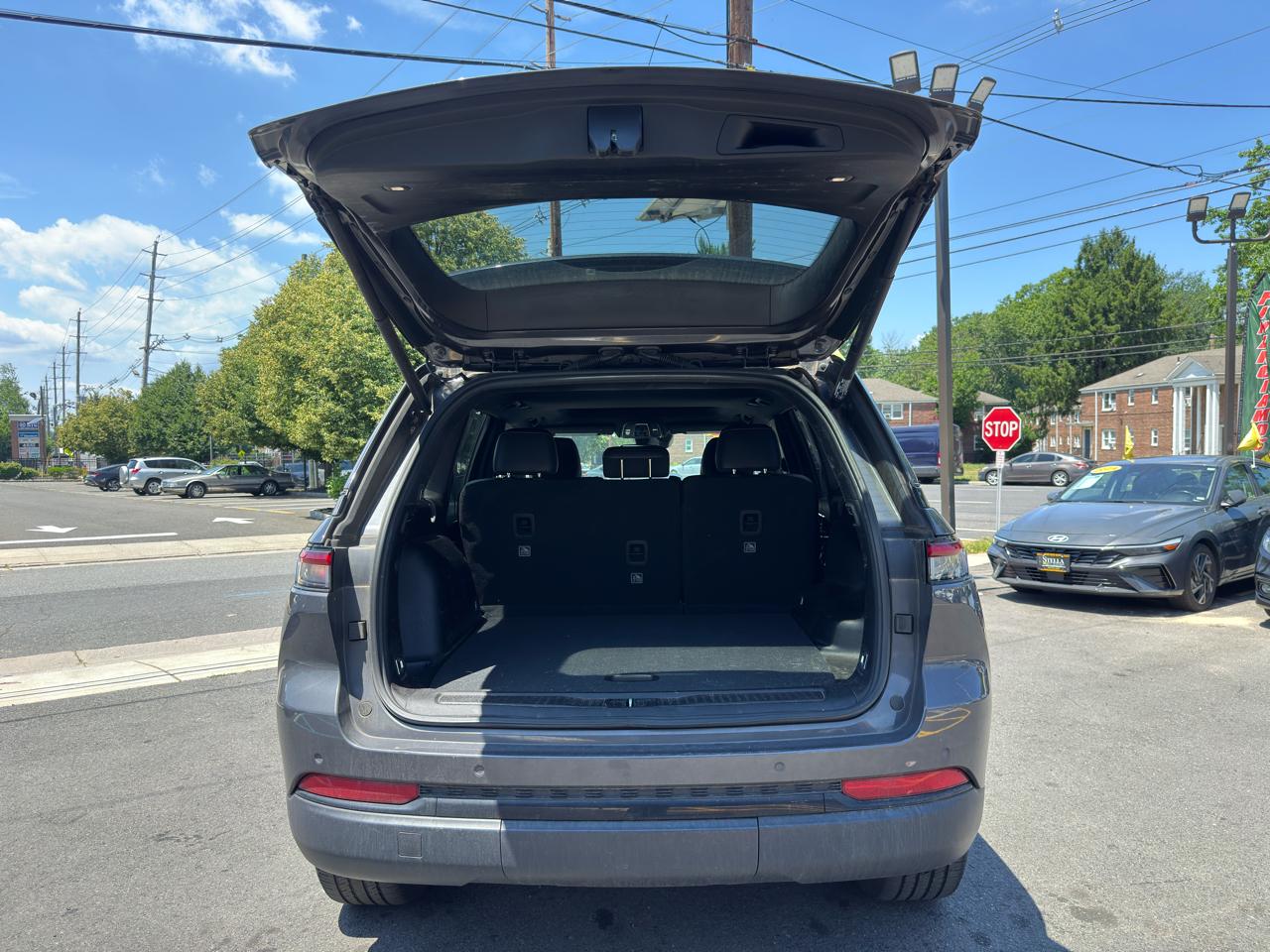 Jeep Grand Cherokee Laredo 4WD 2022