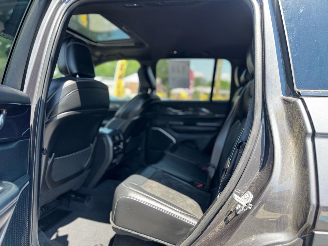 Jeep Grand Cherokee Laredo 4WD 2022