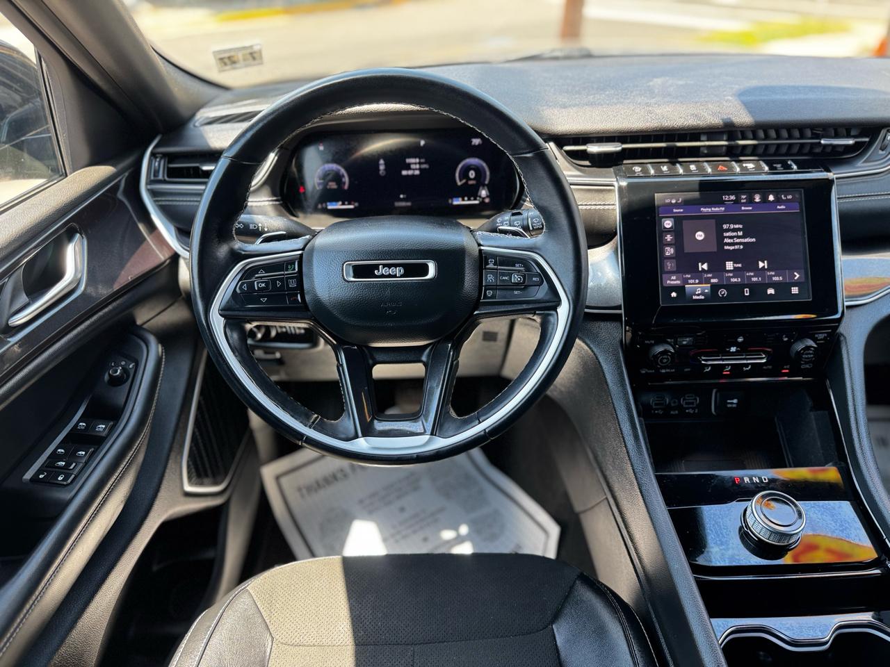 Jeep Grand Cherokee Laredo 4WD 2022