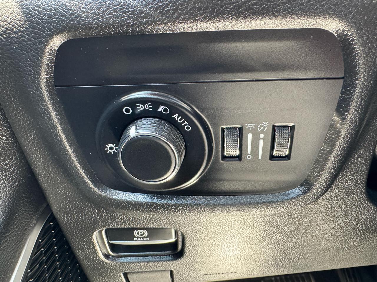 Jeep Grand Cherokee Laredo 4WD 2022