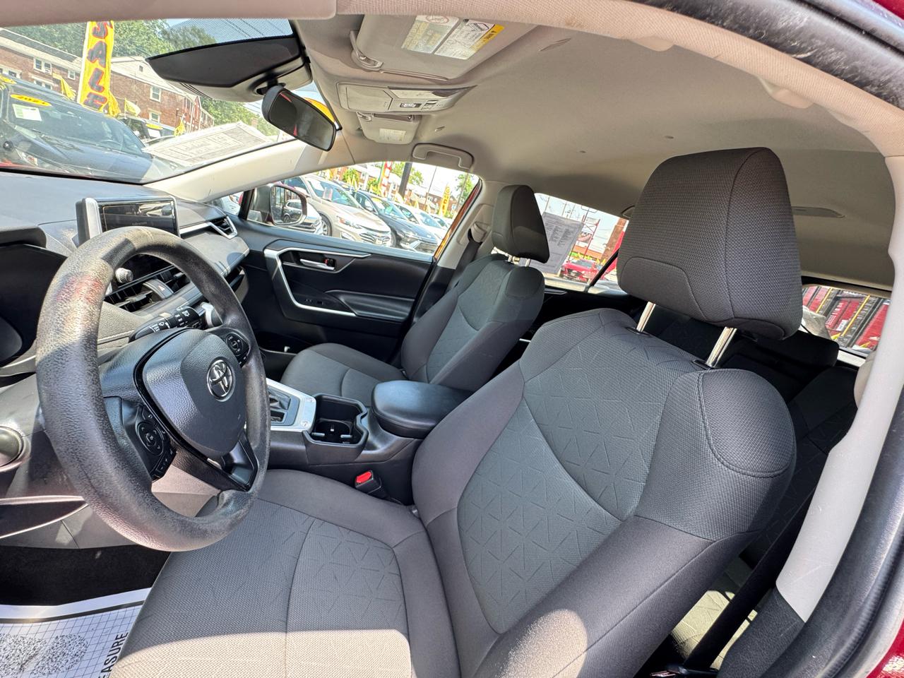Toyota RAV4 XLE 2023