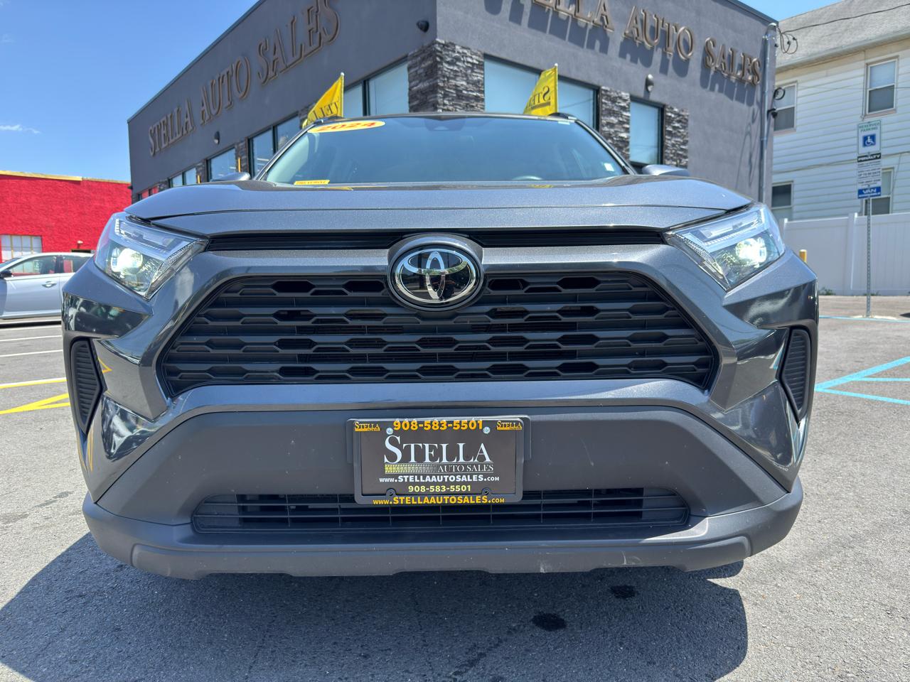 Toyota RAV4 XLE 2024