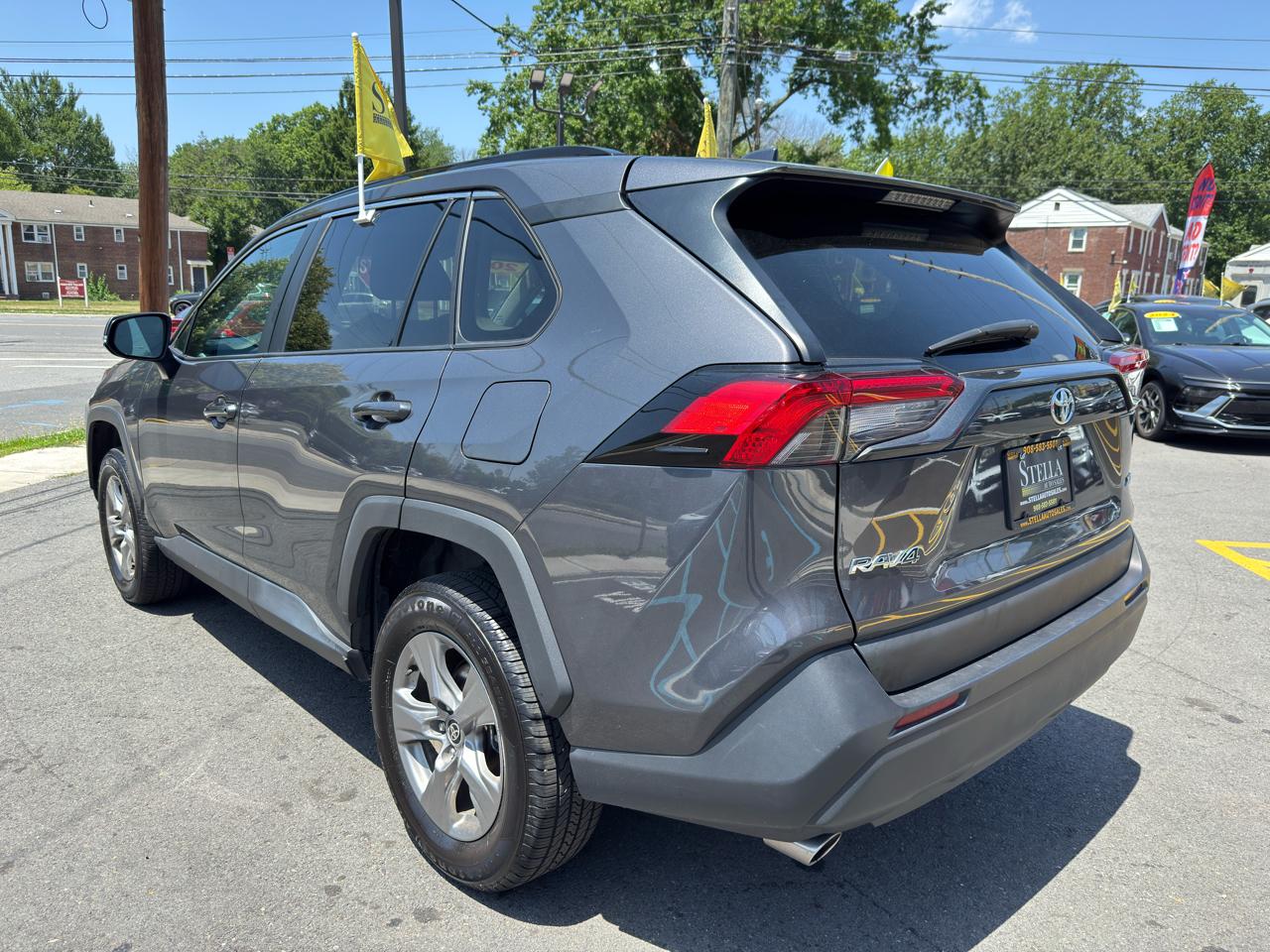 Toyota RAV4 XLE 2024